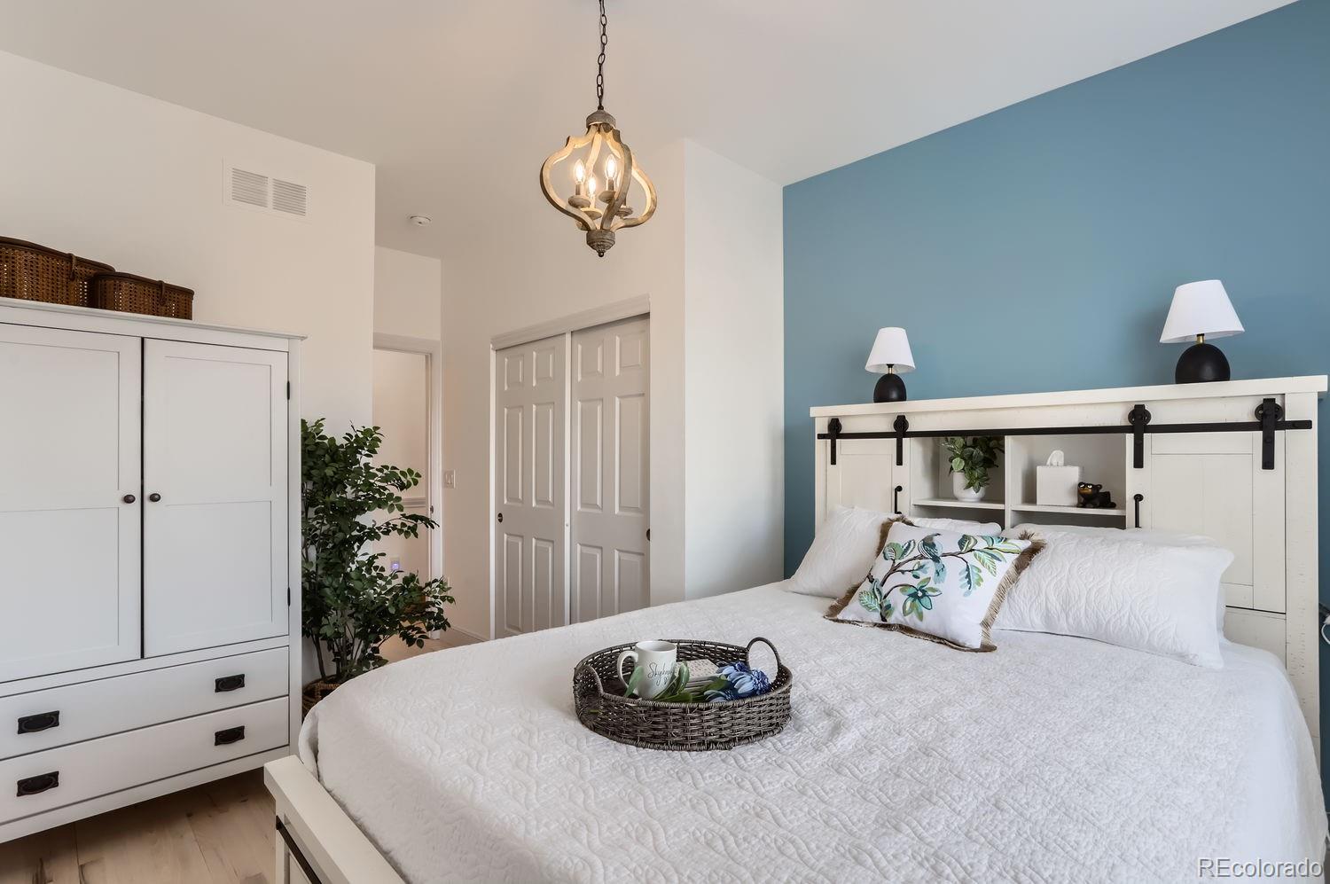 12432 Meadowlark Lane
