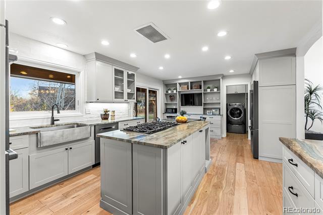 11 E Belleview Lane