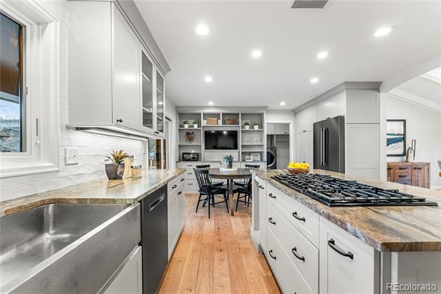 11 E Belleview Lane