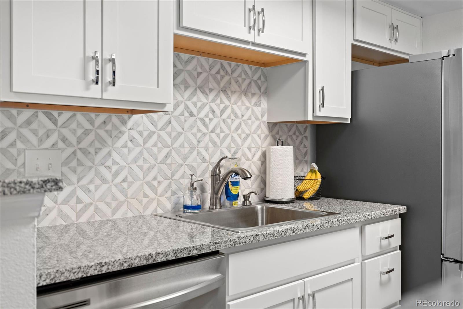 8555 Fairmount Drive Unit: I204