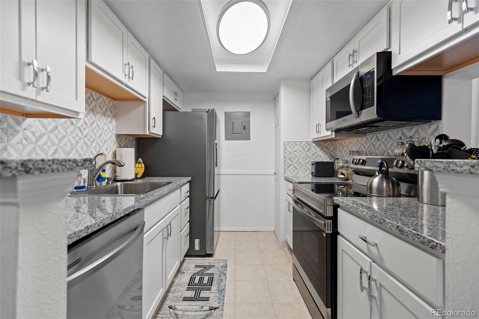 8555 Fairmount Drive Unit: I204