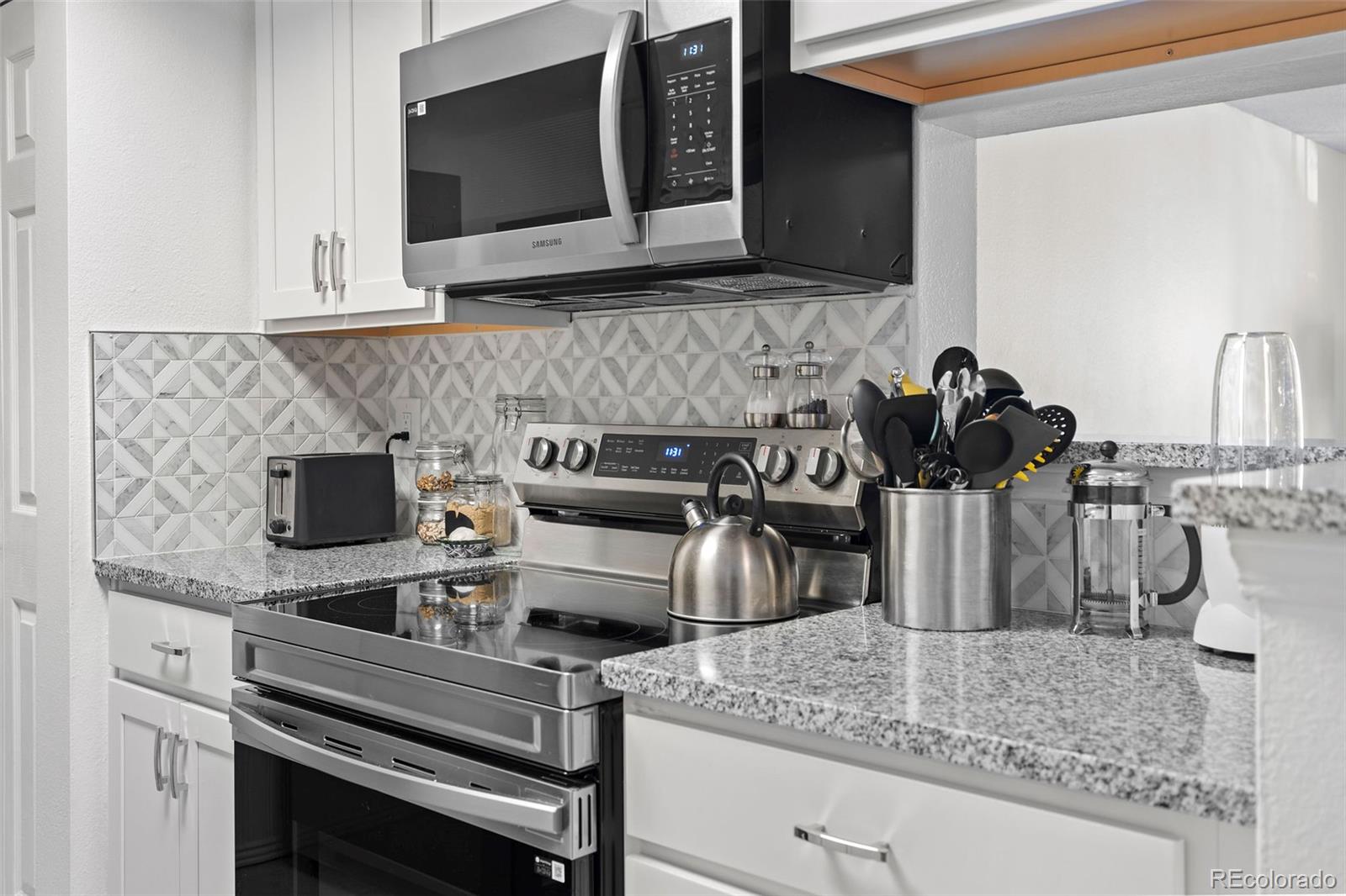 8555 Fairmount Drive Unit: I204