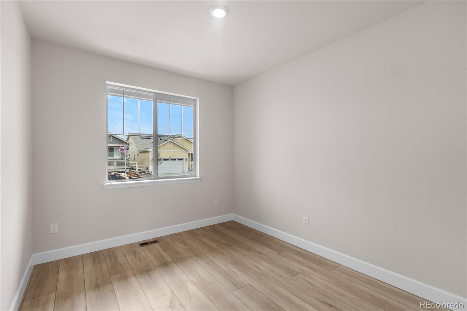 2171 Peralta Loop