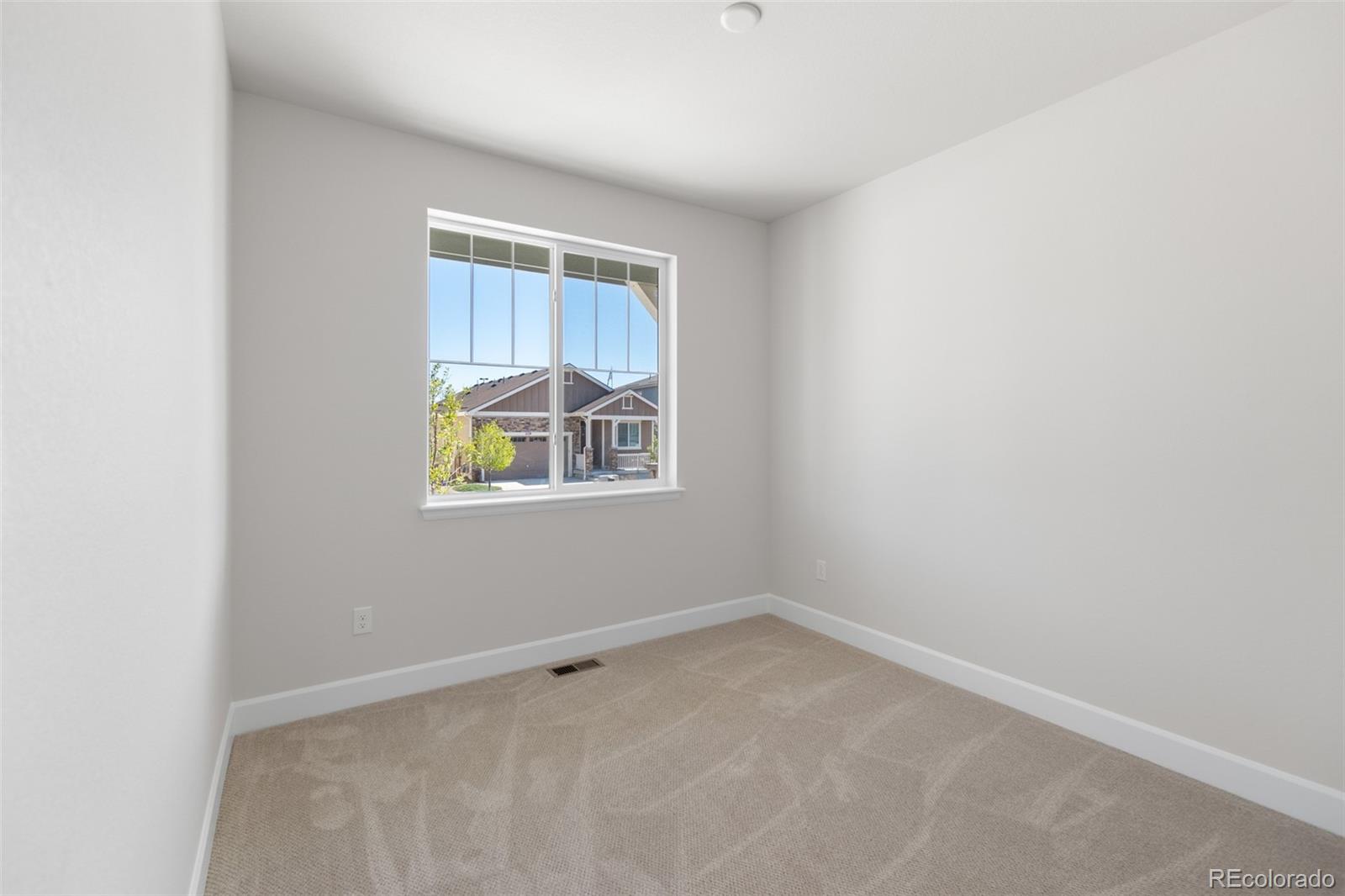 2143 Peralta Loop