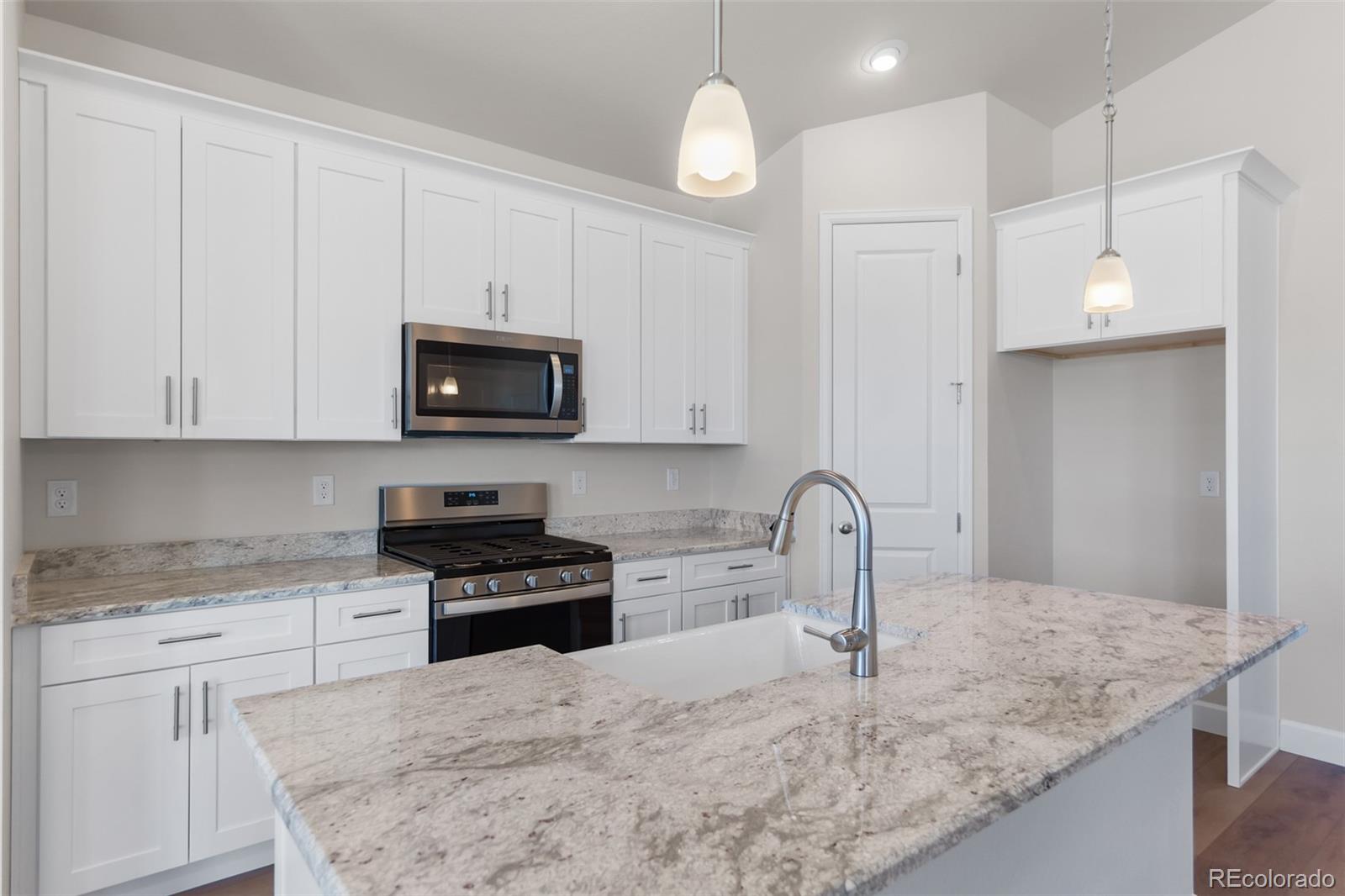 2143 Peralta Loop