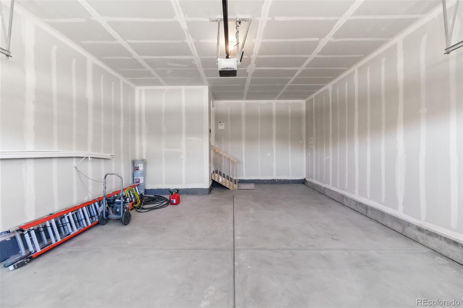 2143 Peralta Loop