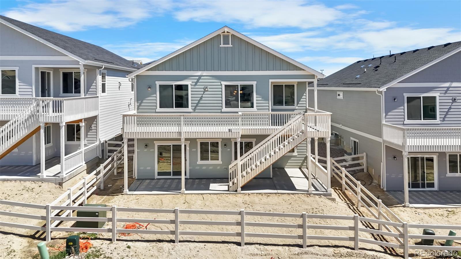 2143 Peralta Loop
