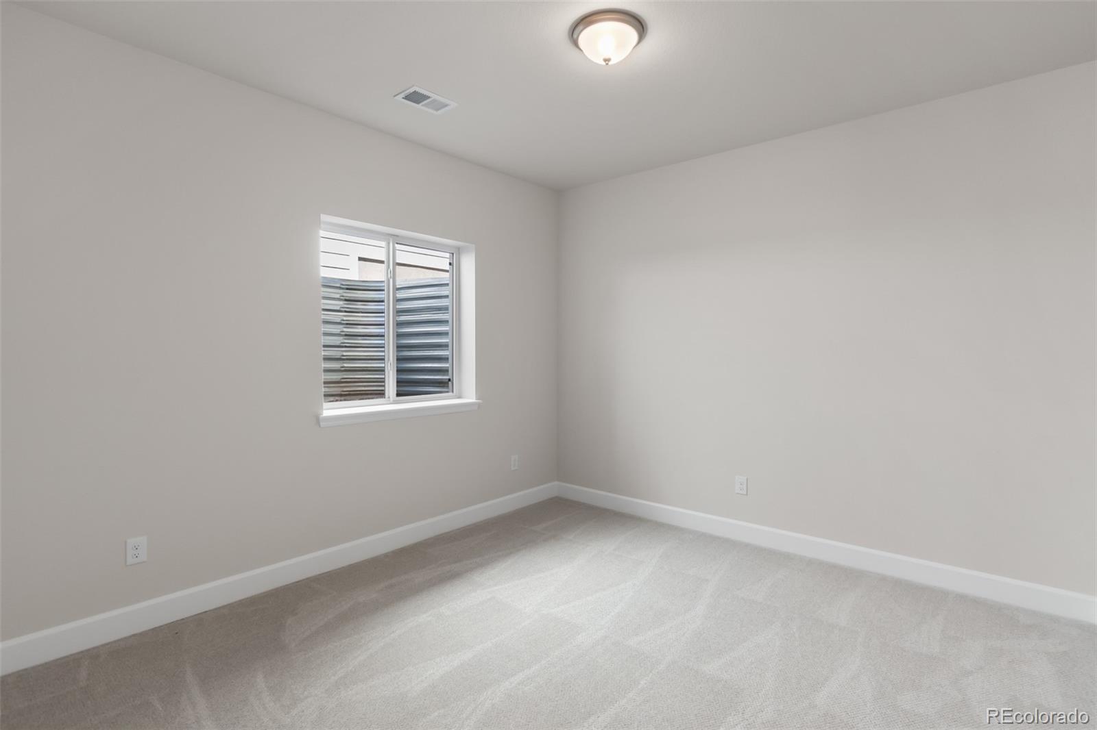2143 Peralta Loop
