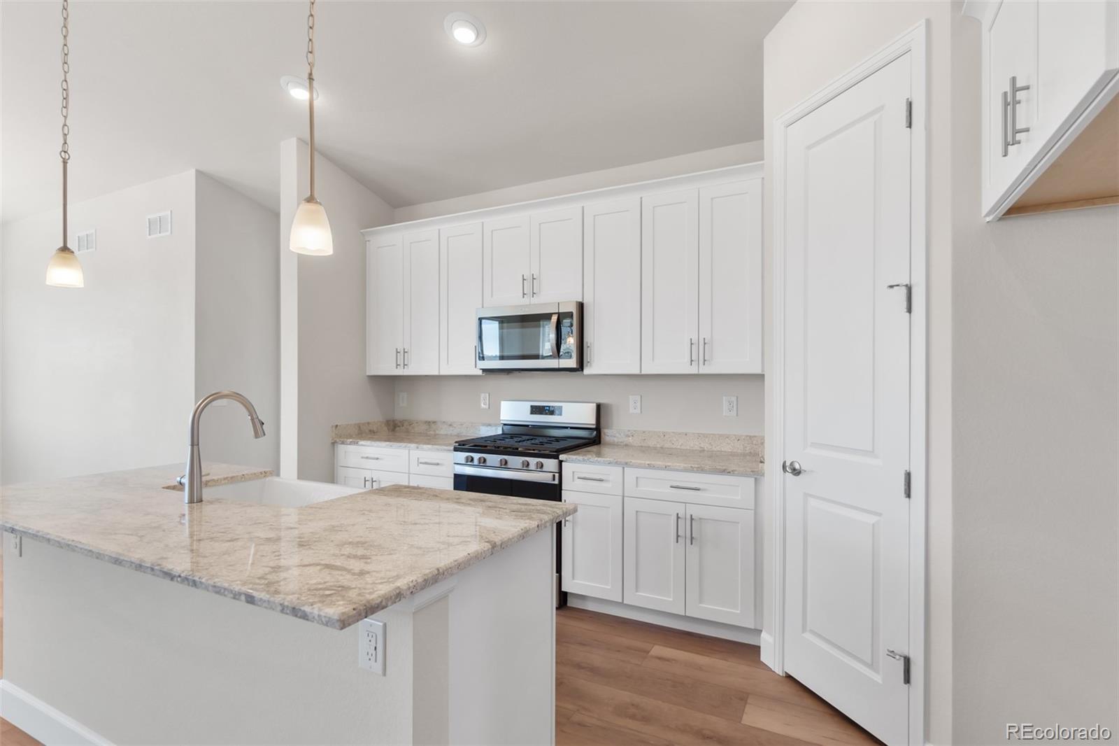 2143 Peralta Loop
