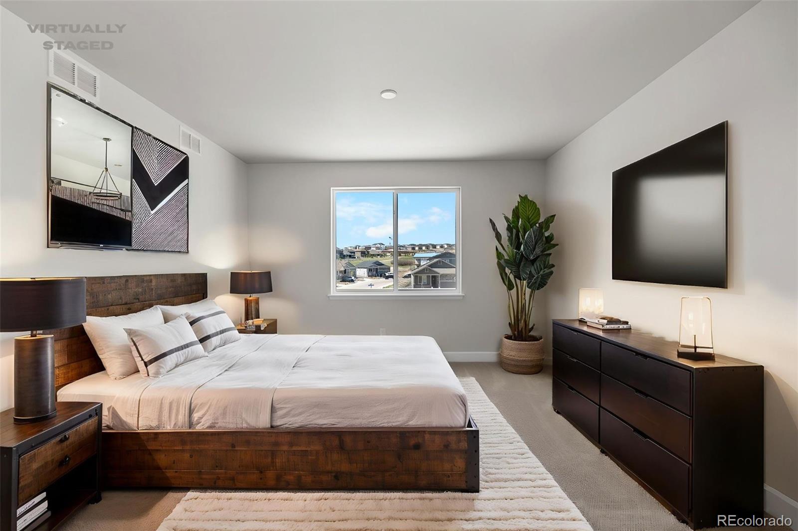 2143 Peralta Loop
