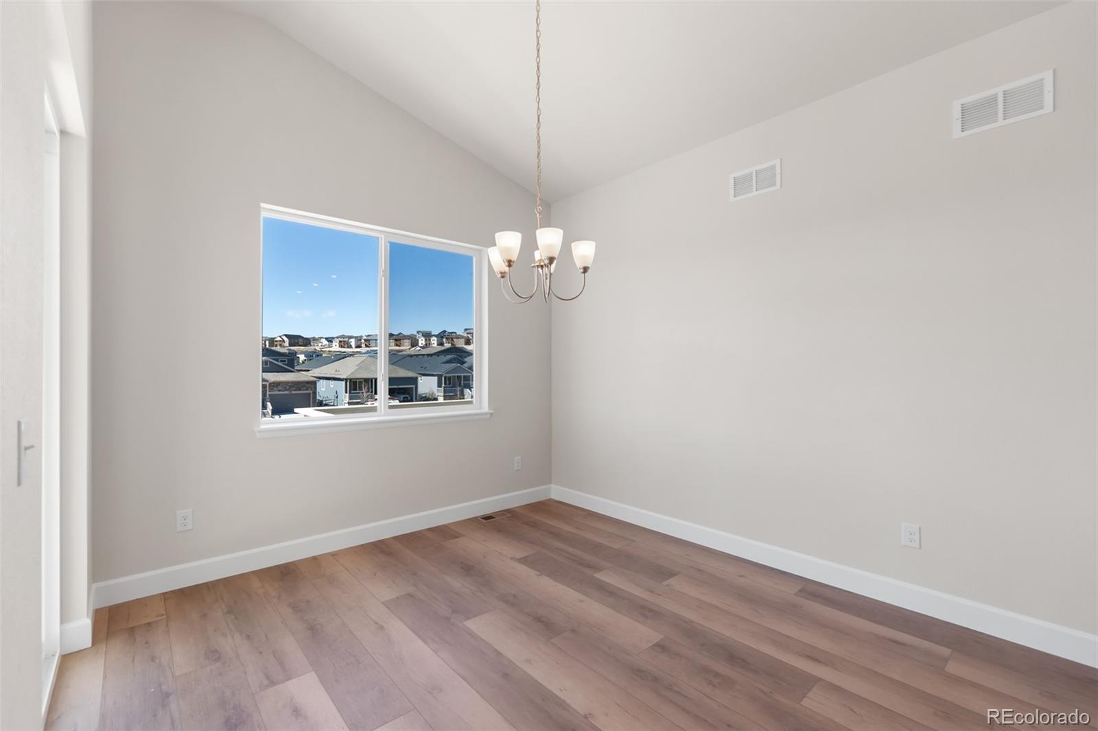 2143 Peralta Loop