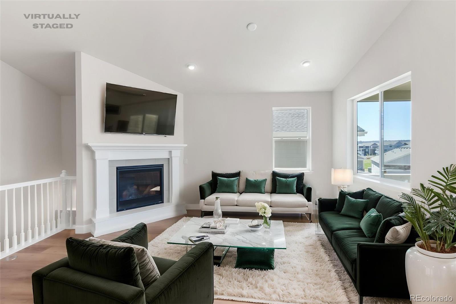 2143 Peralta Loop