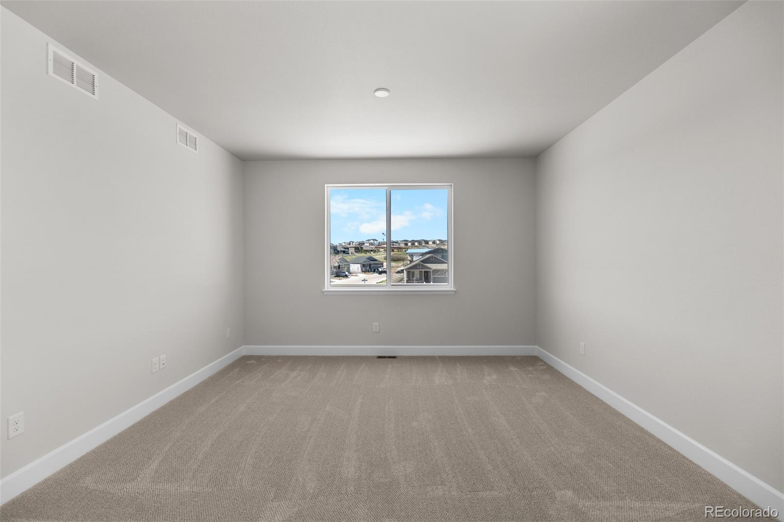 2143 Peralta Loop