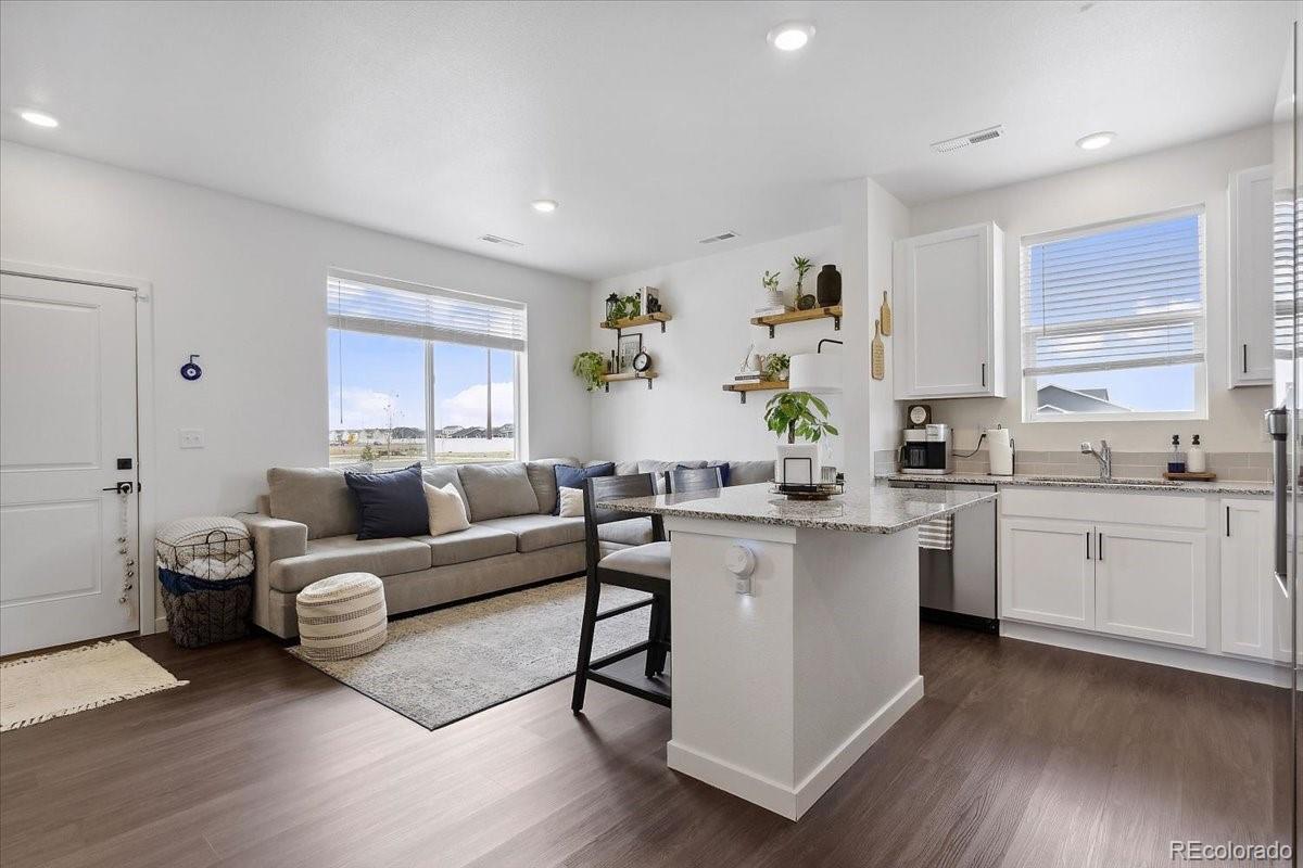 503 S Rollie Avenue Unit: 12D