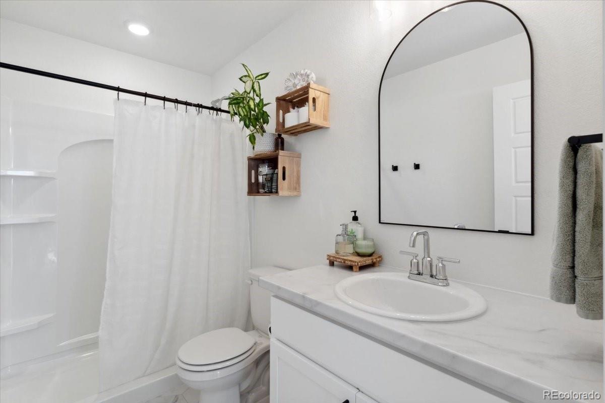 503 S Rollie Avenue Unit: 12D