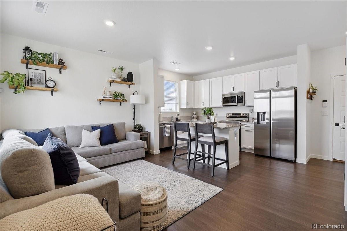 503 S Rollie Avenue Unit: 12D