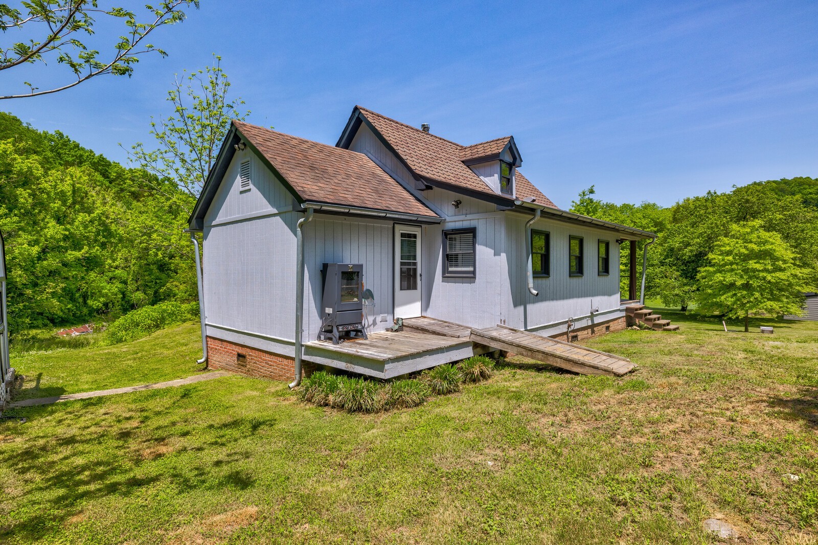 150 Farwell Rd