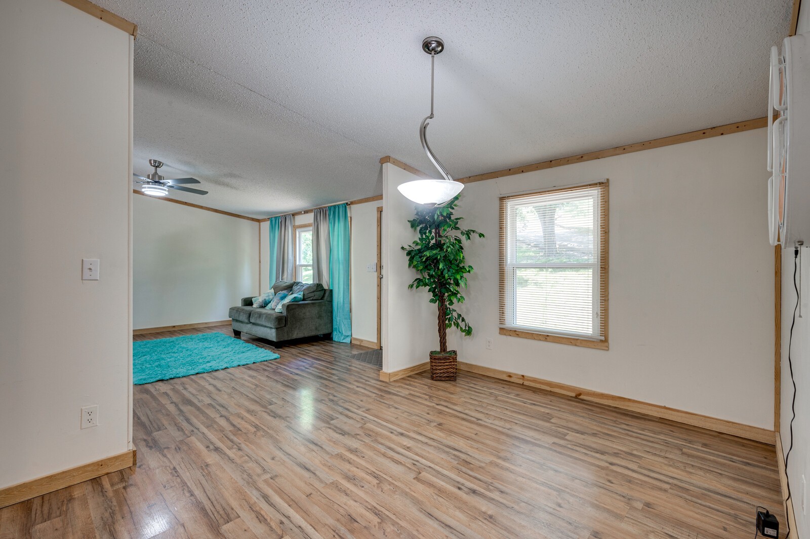 1023 Hopewood Ln