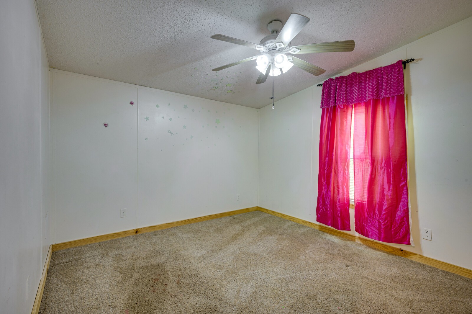 1023 Hopewood Ln