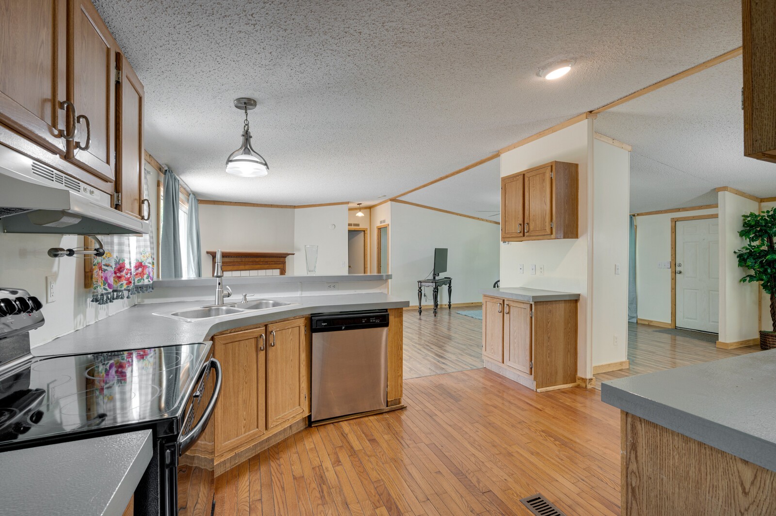 1023 Hopewood Ln