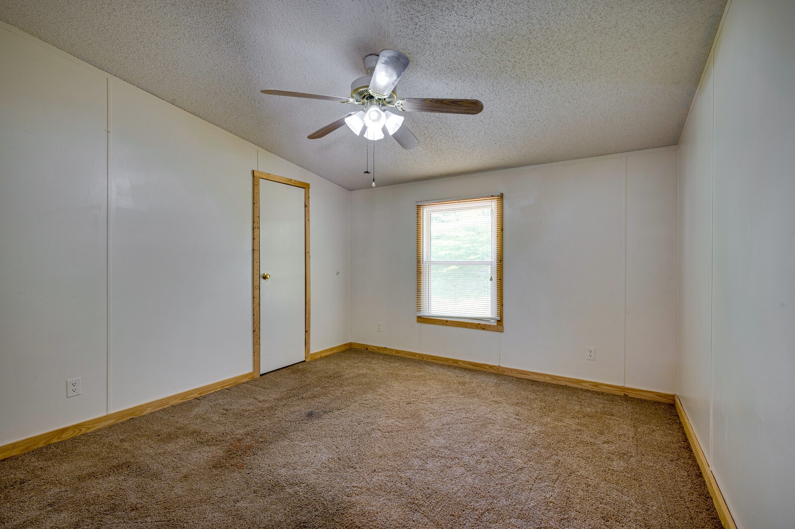 1023 Hopewood Ln