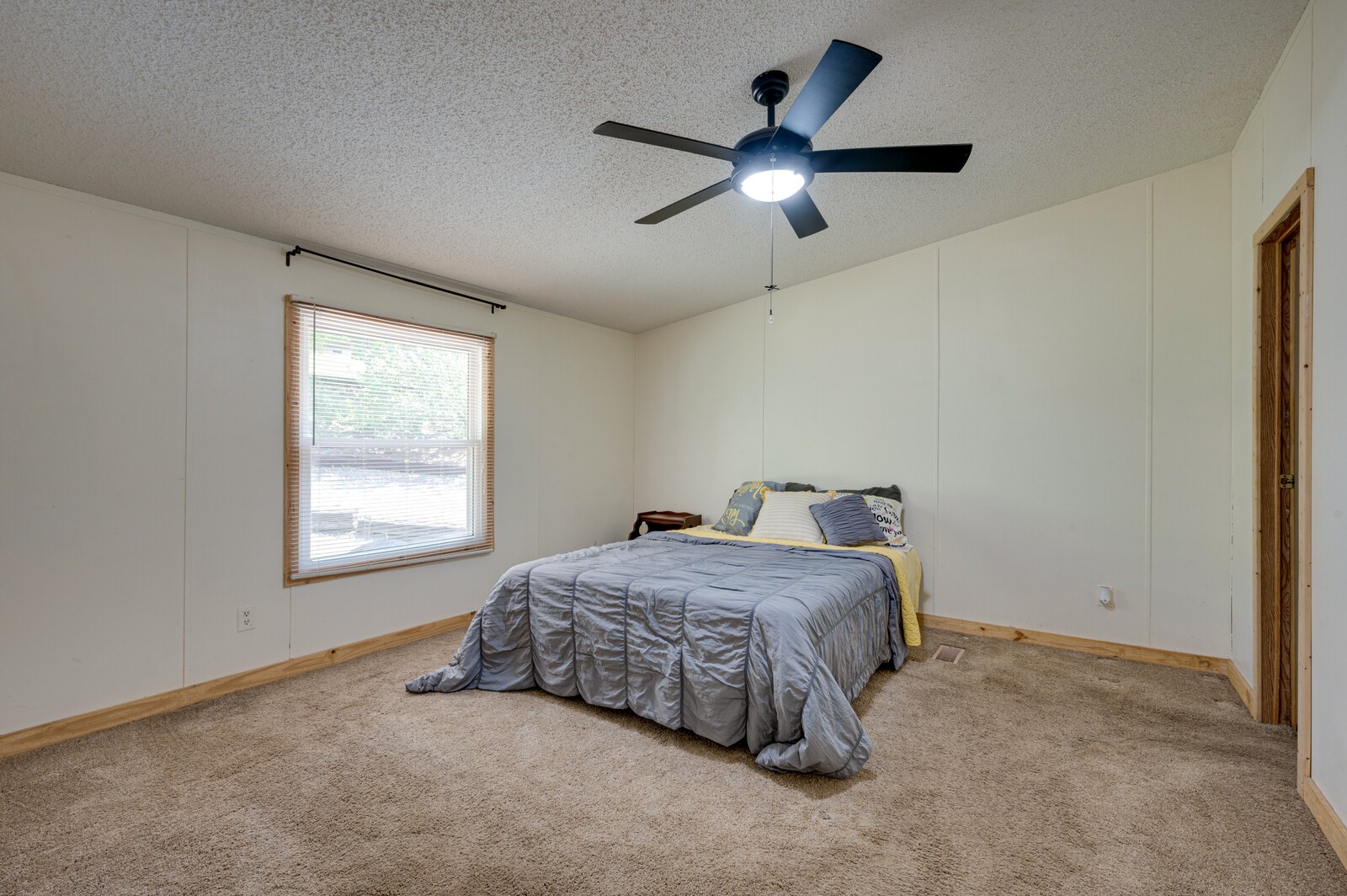 1023 Hopewood Ln