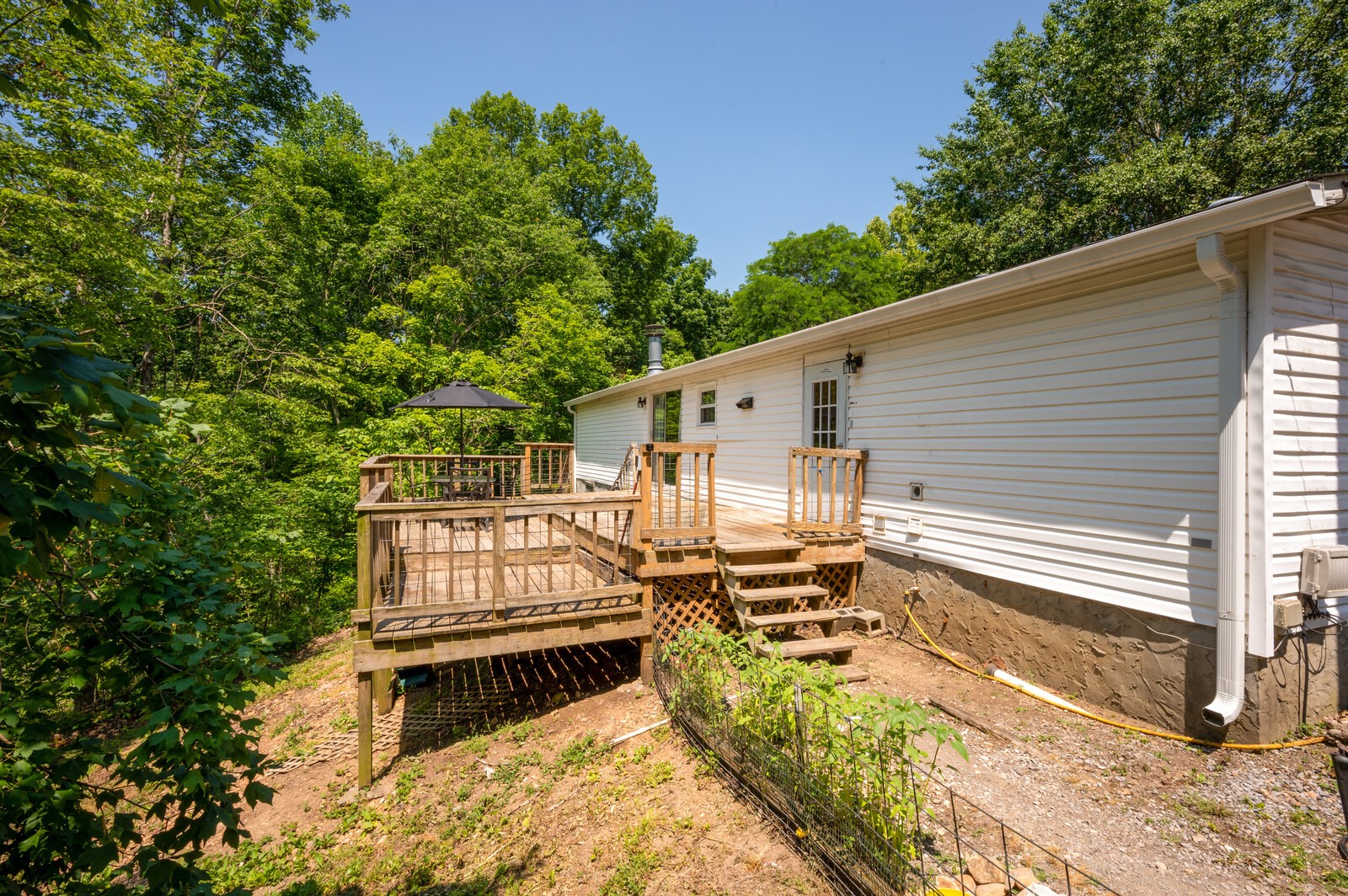 1023 Hopewood Ln