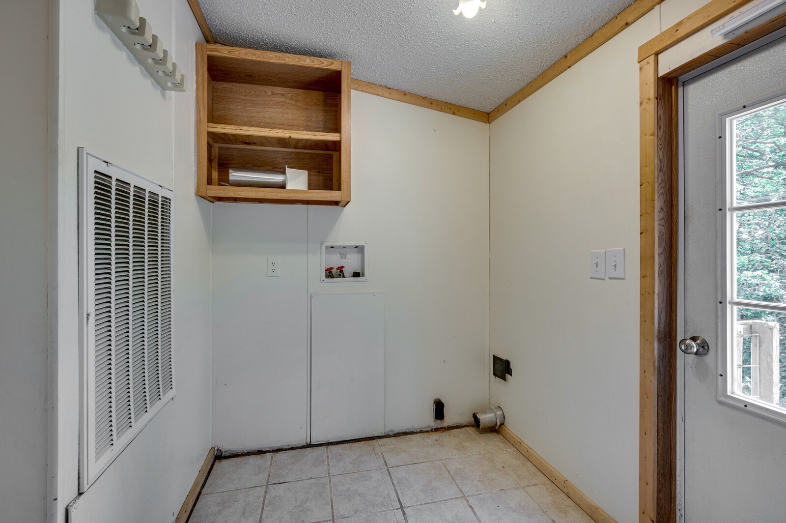1023 Hopewood Ln