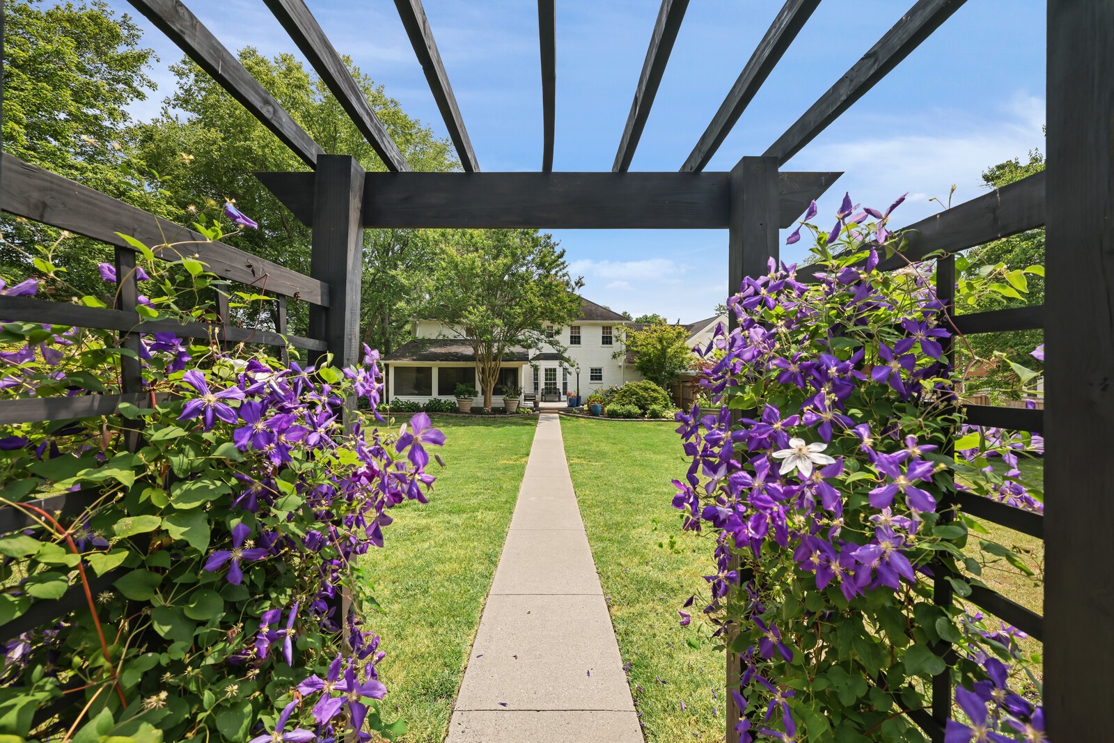 123 Arrowhead Dr