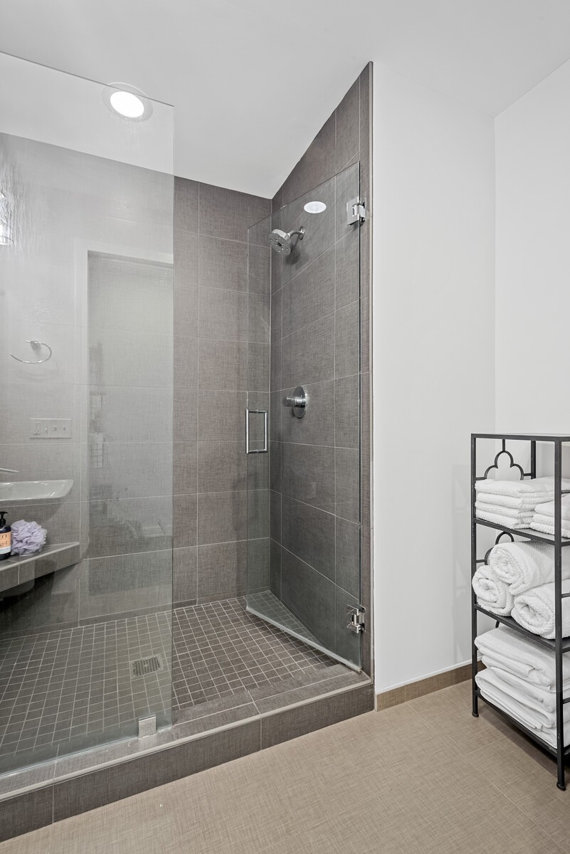 1212 Laurel St Unit: 1103