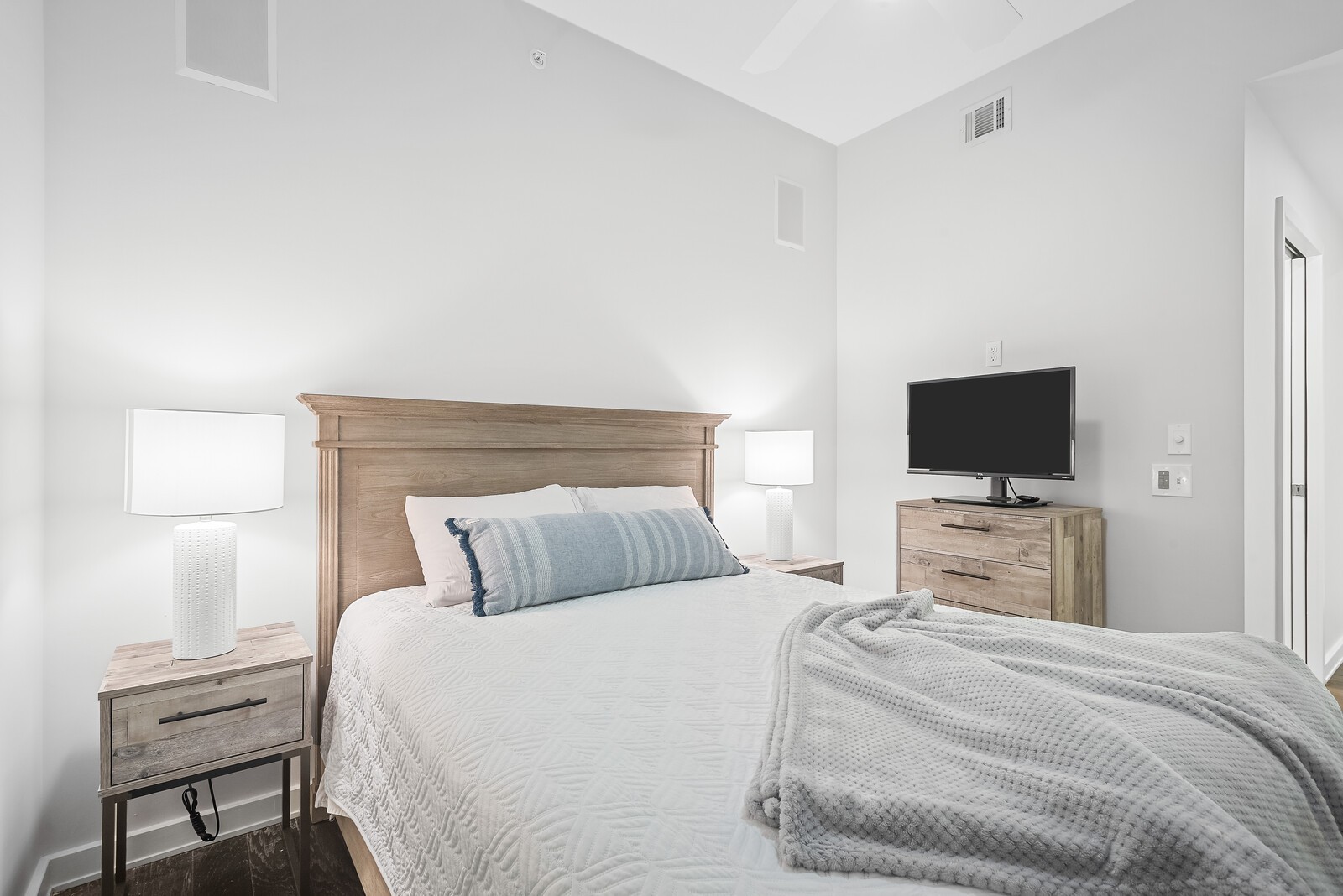 1212 Laurel St Unit: 1103