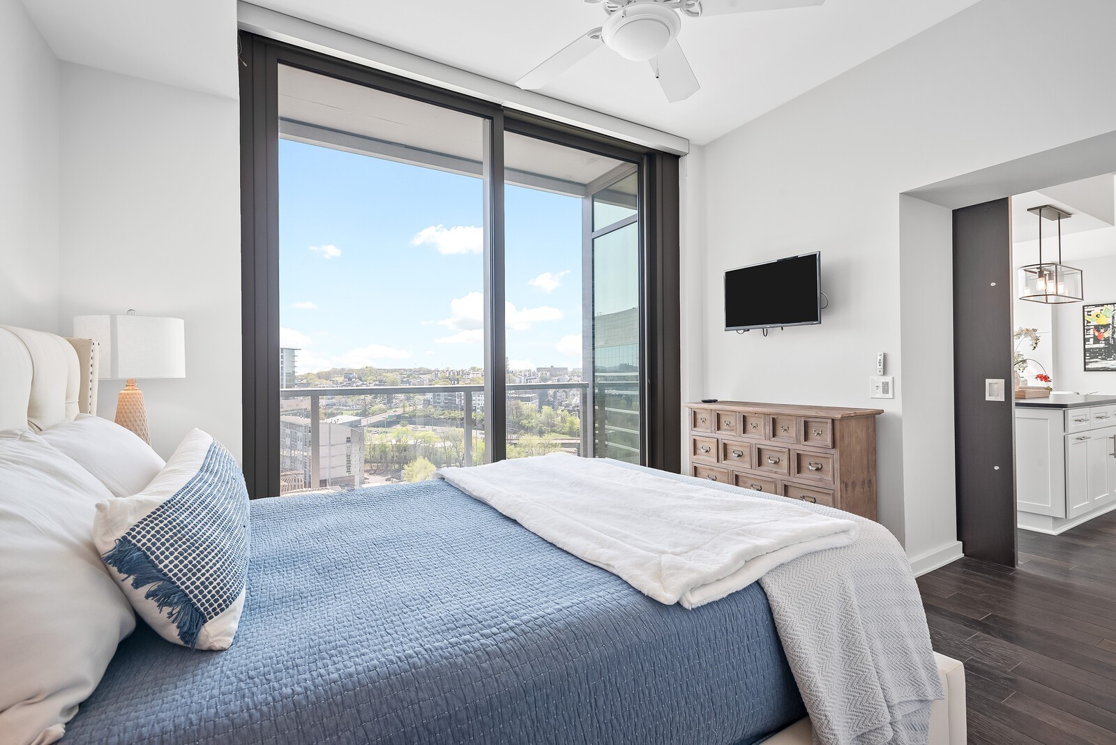 1212 Laurel St Unit: 1103
