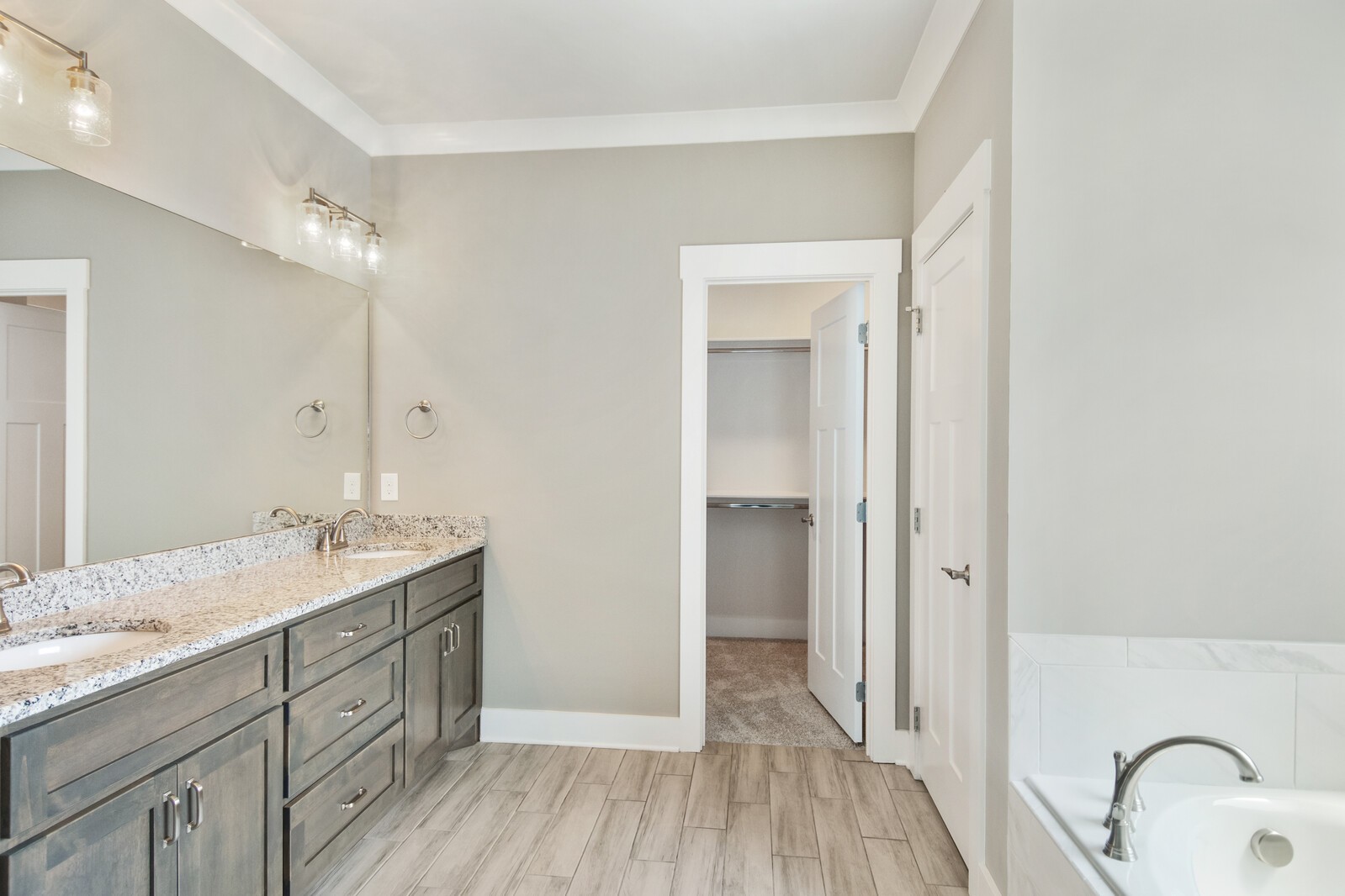 528 Lexington Cir