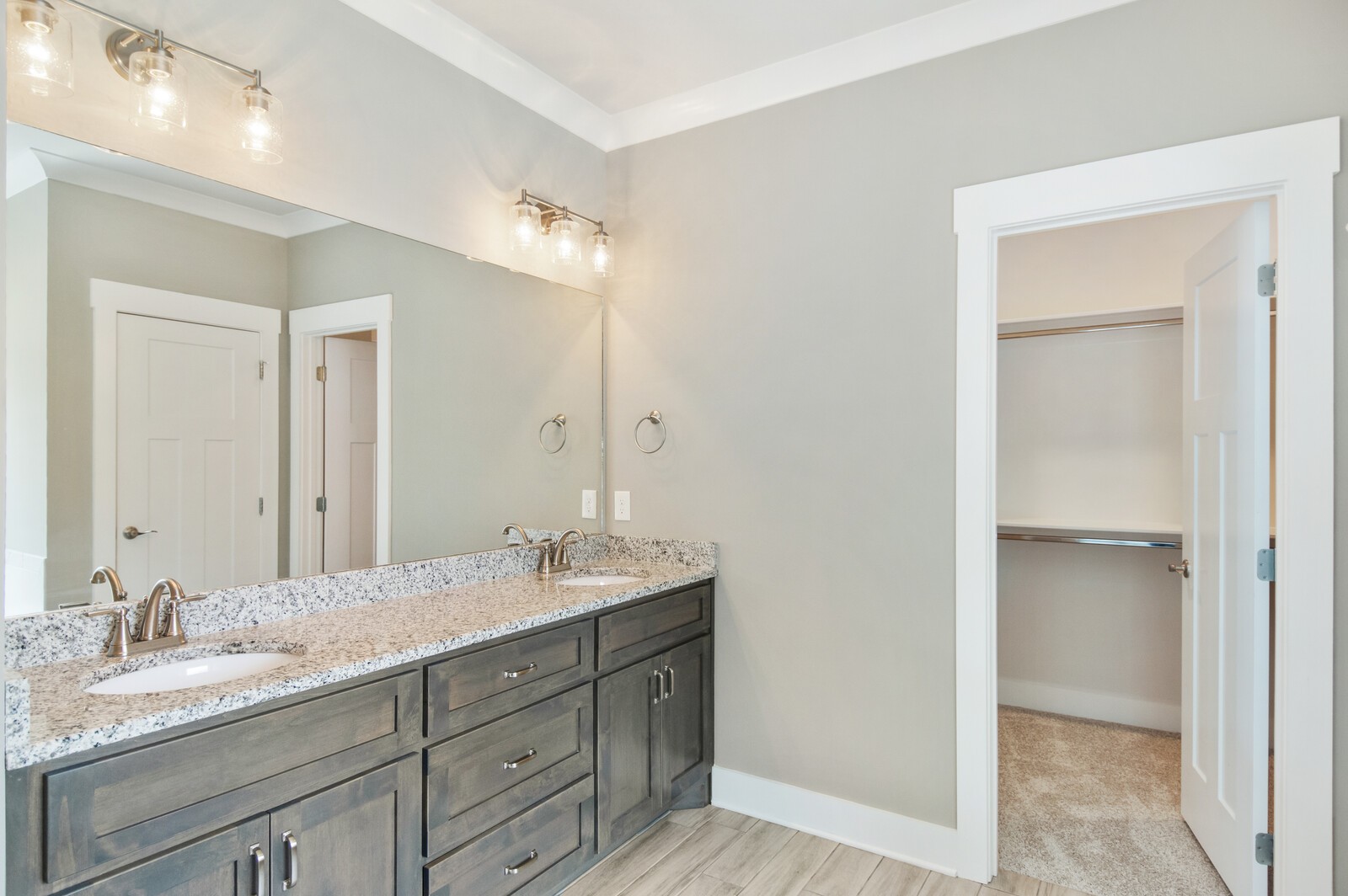 528 Lexington Cir