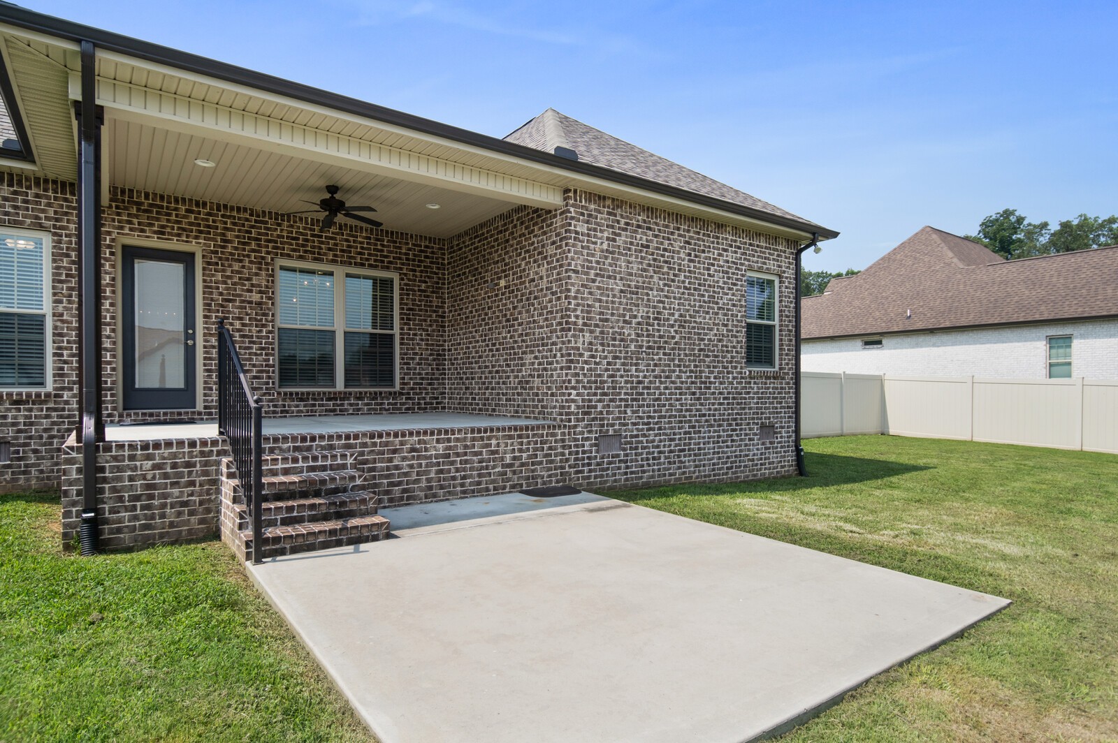 528 Lexington Cir