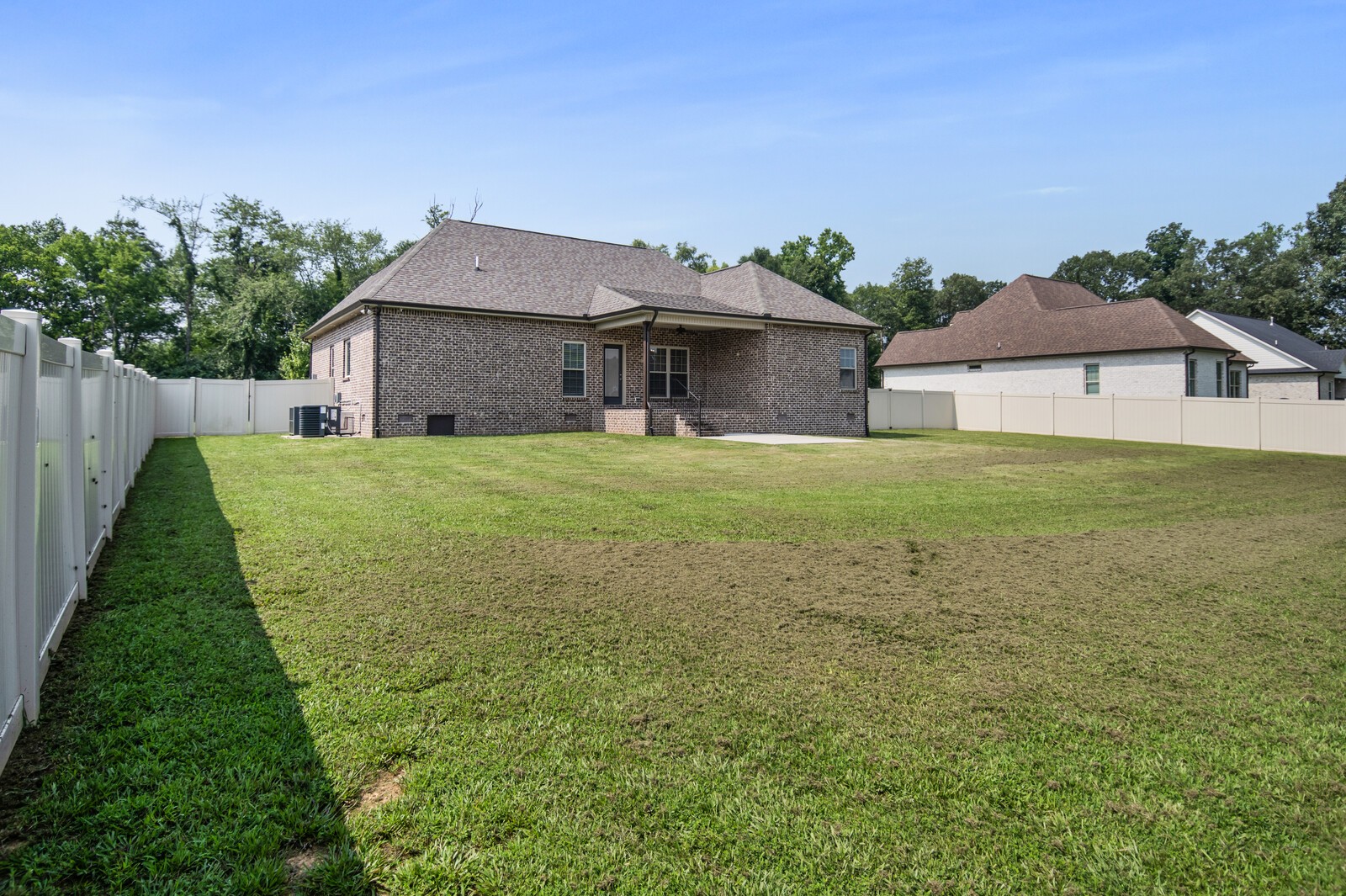 528 Lexington Cir