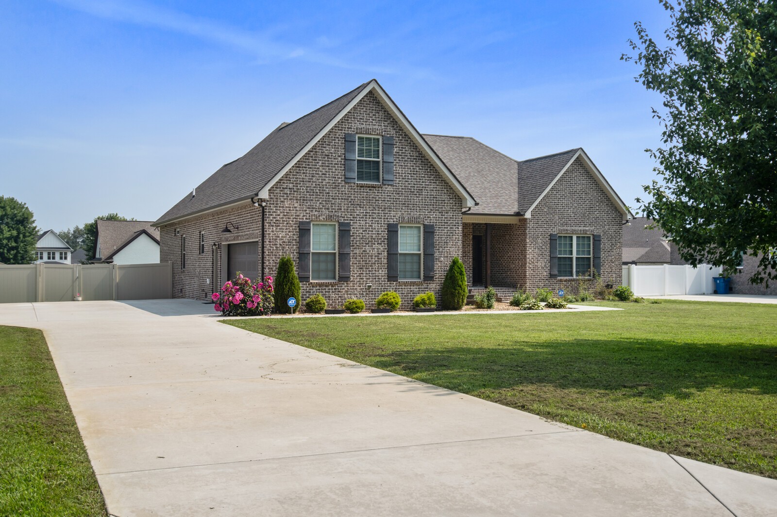 528 Lexington Cir