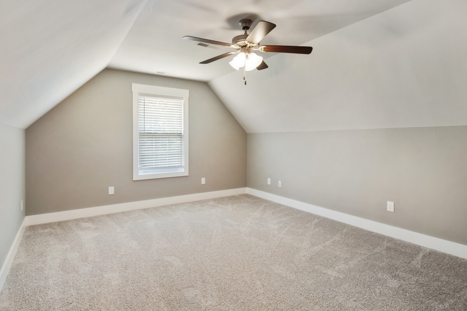 528 Lexington Cir