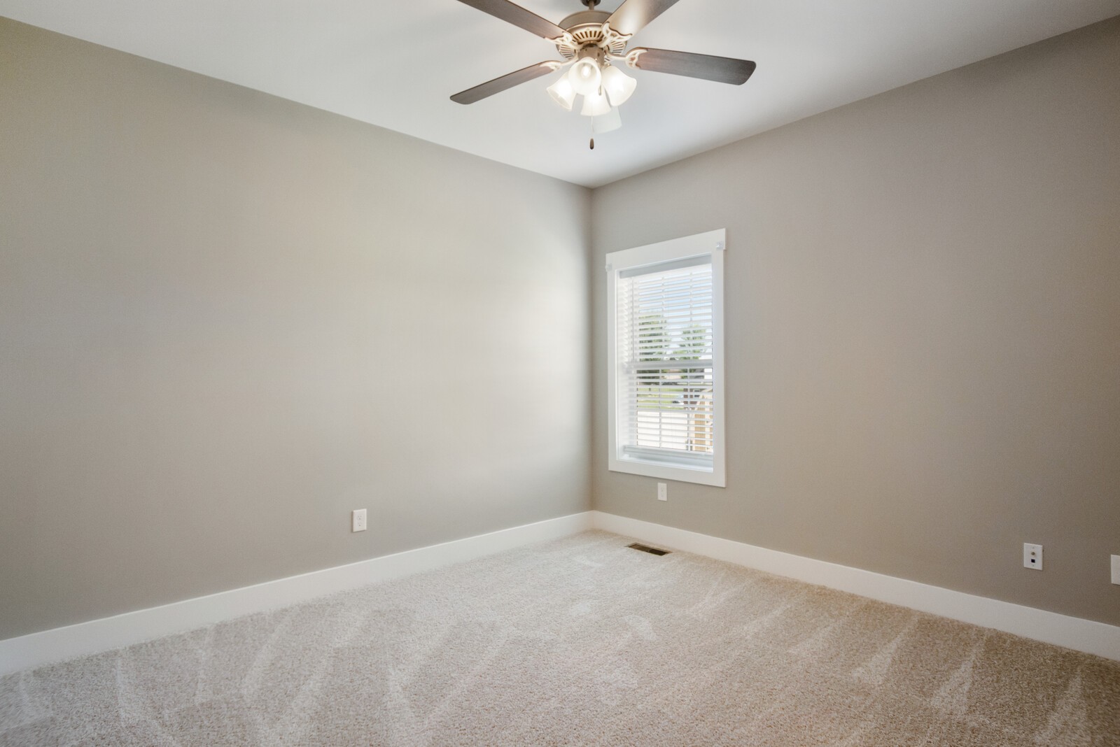 528 Lexington Cir