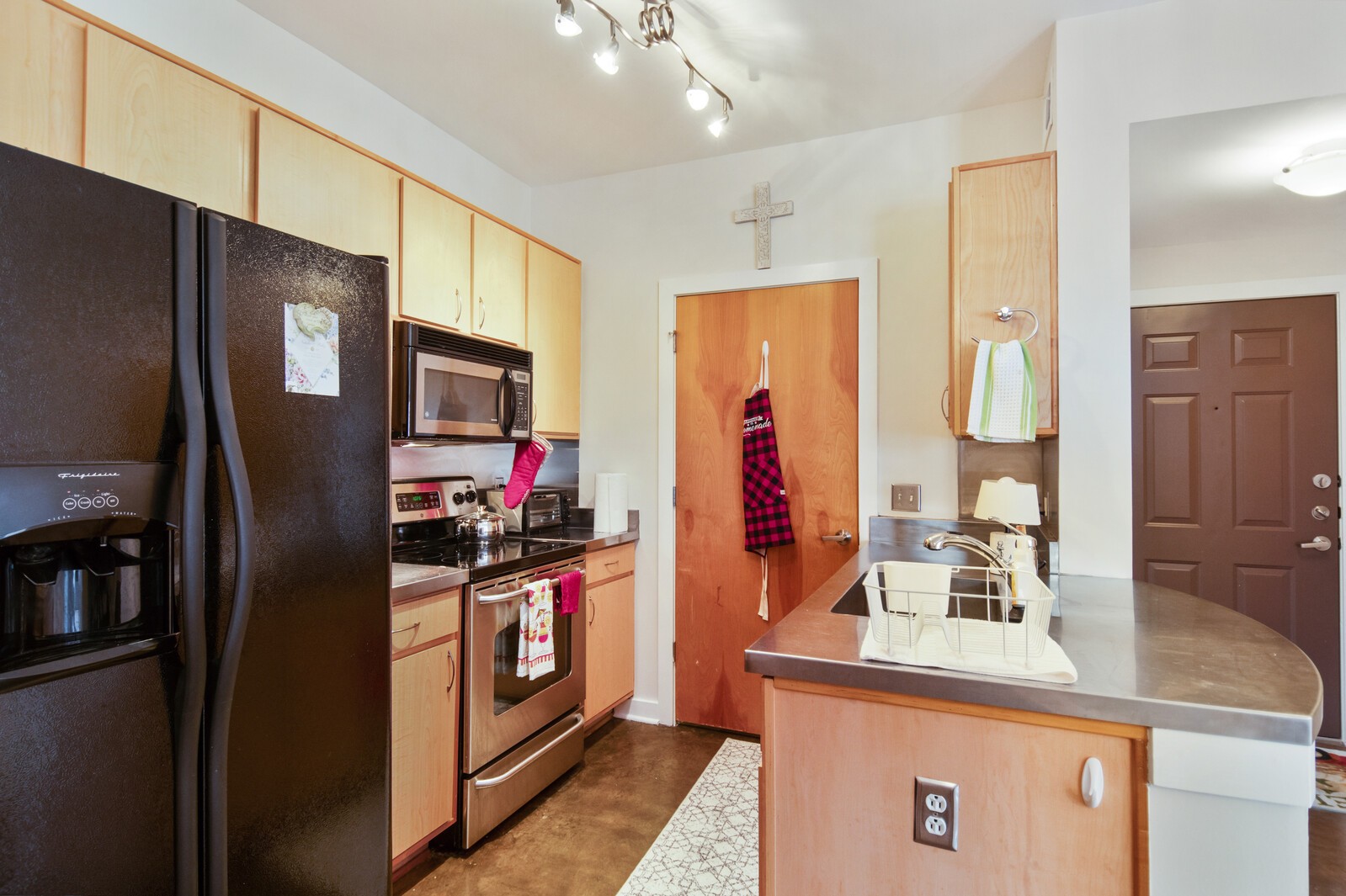 1803 Broadway Unit: 503