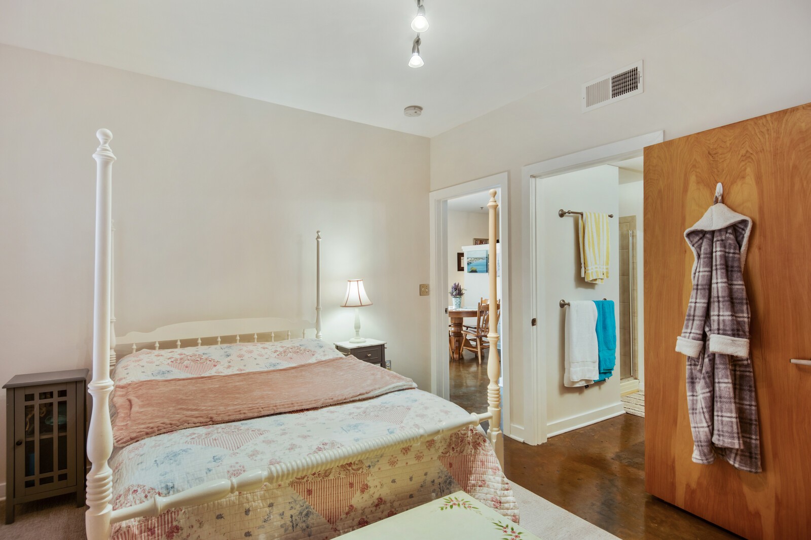 1803 Broadway Unit: 503