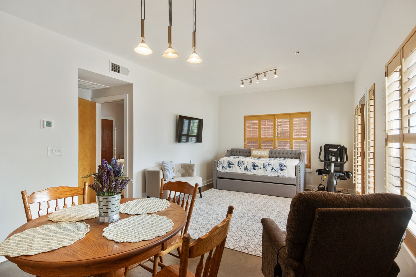1803 Broadway Unit: 503