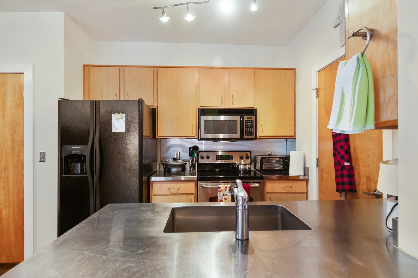 1803 Broadway Unit: 503
