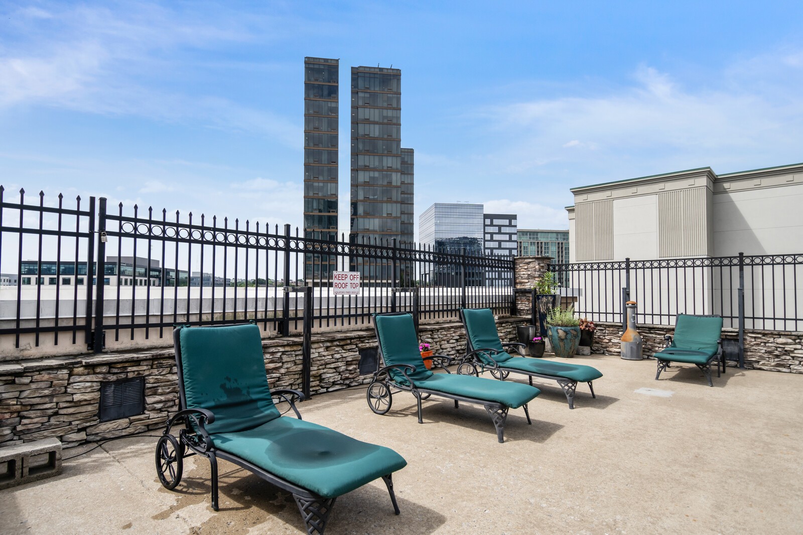 1803 Broadway Unit: 503