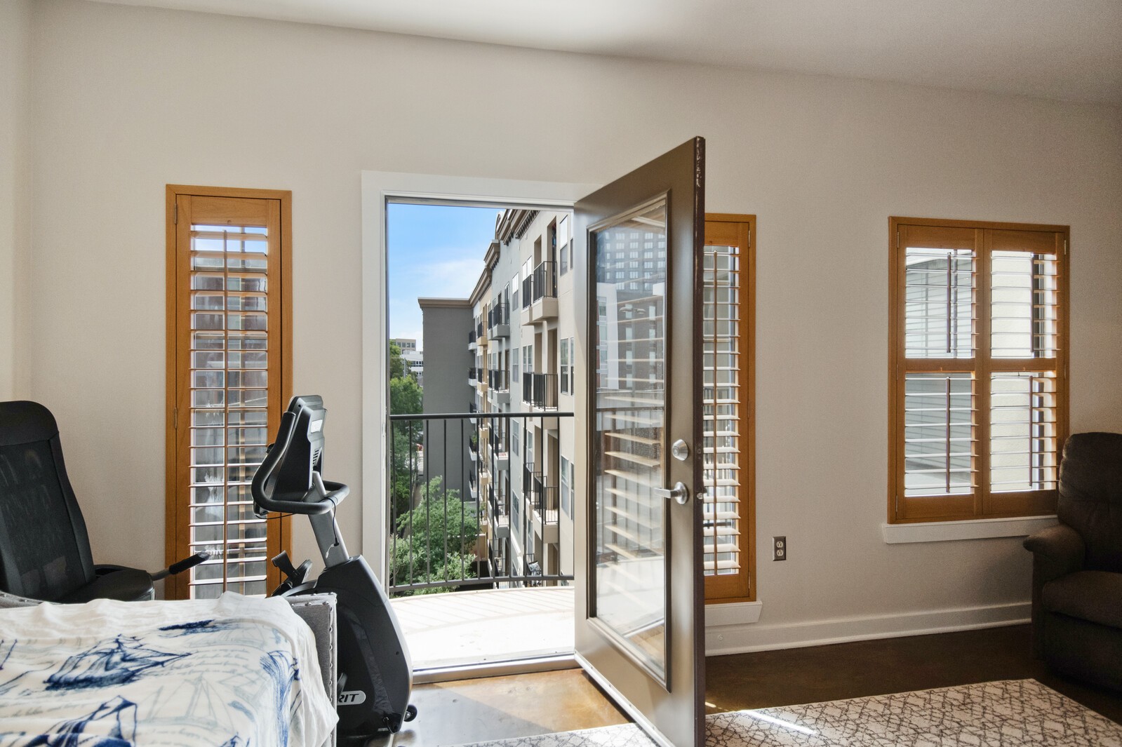 1803 Broadway Unit: 503