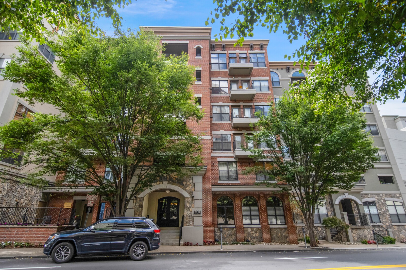 1803 Broadway Unit: 503