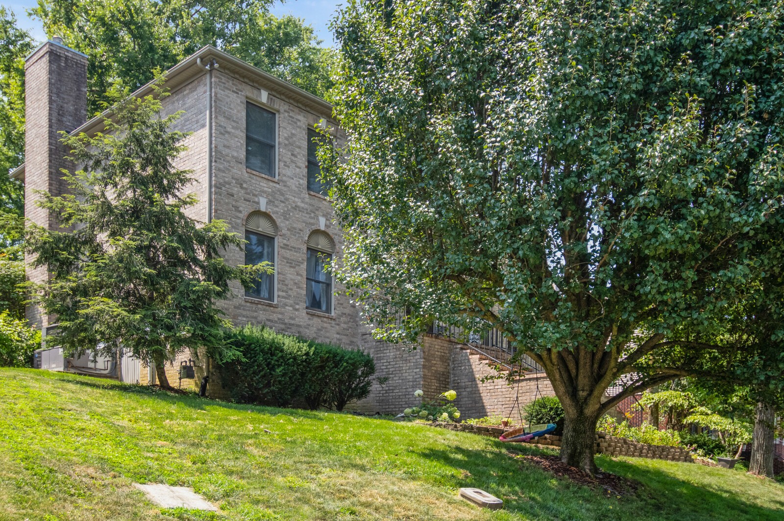8468 Indian Hills Dr