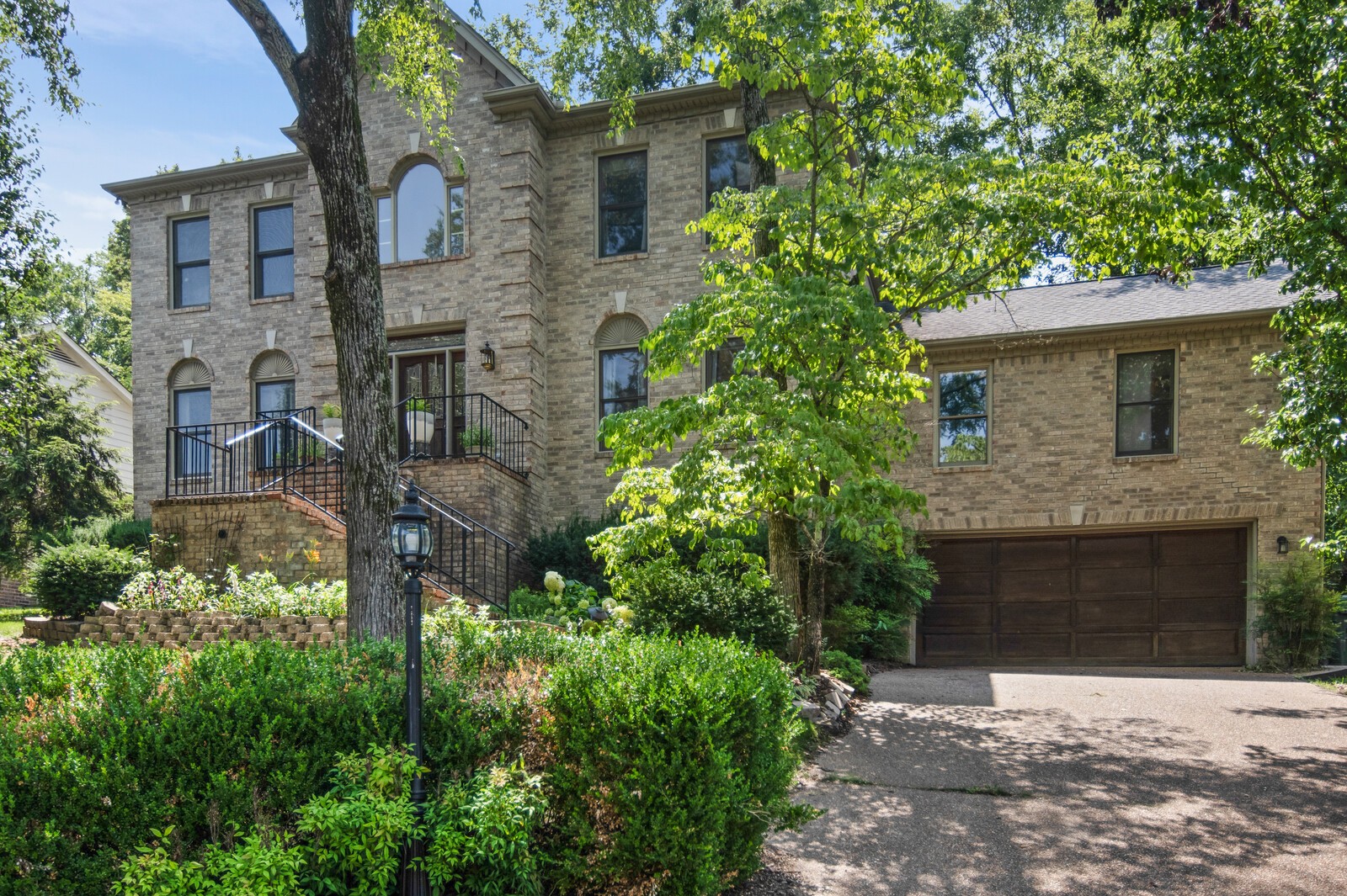 8468 Indian Hills Dr