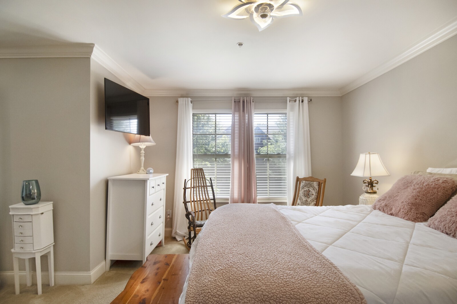 146 Ambassador Private Cir