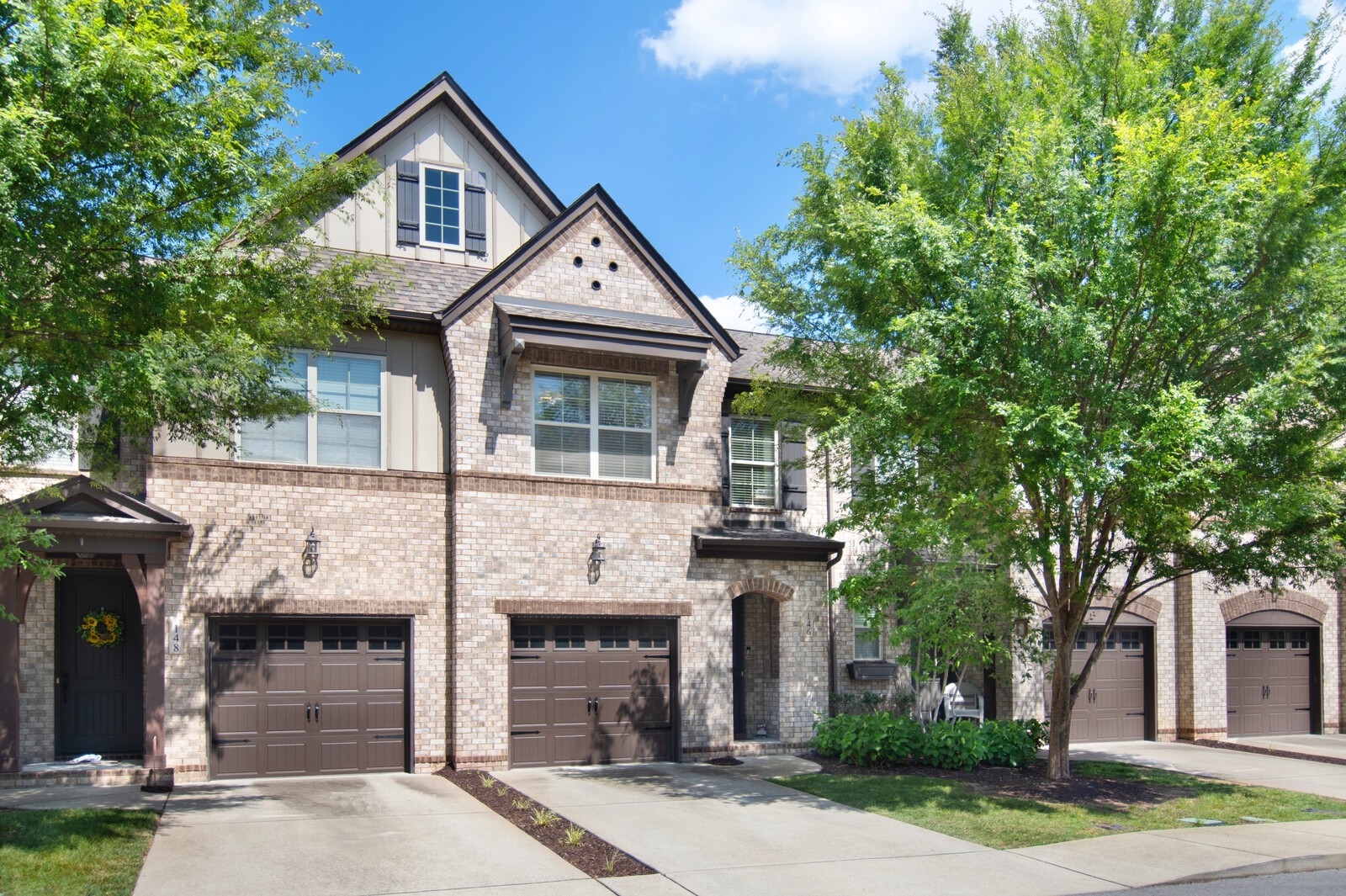 146 Ambassador Private Cir